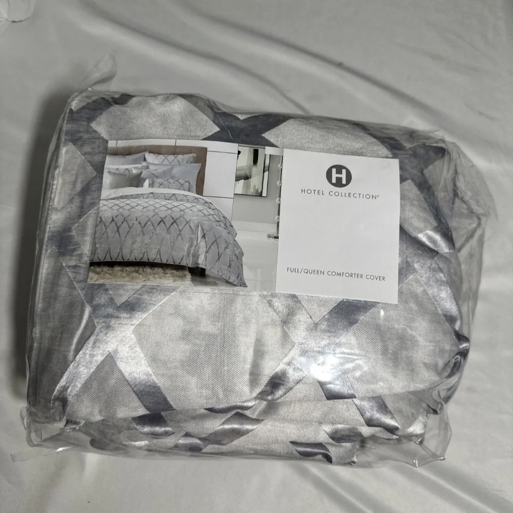 NIB $335 [ Full /‎ Queen ] Duvet Cover for Hotel Collection Dimensional